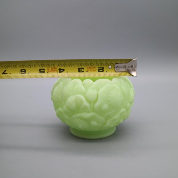 Fenton Lime Green Satin Green Custard Water Lily Flower Bowl - Picture 9 of 9